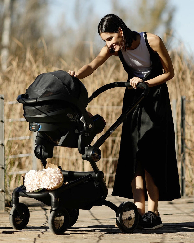 mima iZi Go Modular X2 Car Seat black